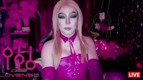 THE QUEEN ALPHA   Queen Medusa Prey online show from 02-25-26, 06:45