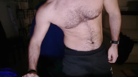 Snapshot of mee_xxx chatting on 12-21-25, 08:27 sexyjerk online show from 12-21-25, 08:27