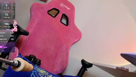 meek_cutie online show from 03-12-25, 09:55