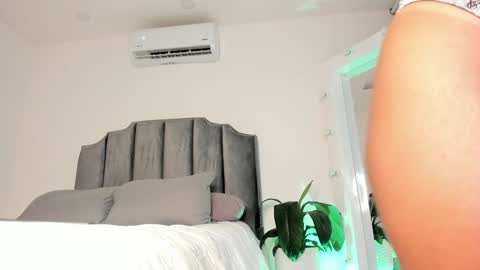 megan online show from 01-19-25, 01:43