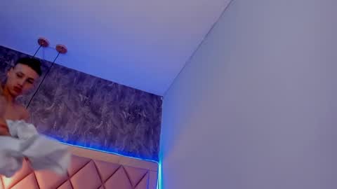 M E G A N online show from 02-12-25, 10:48