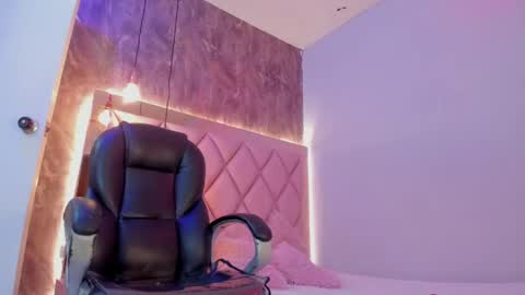 M E G A N online show from 05-30-26, 06:49