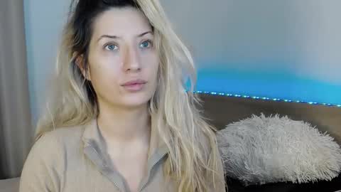 Megan Blazee  online show from 01-10-26, 10:03