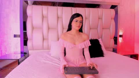 Megan  online show from 04-08-26, 12:16