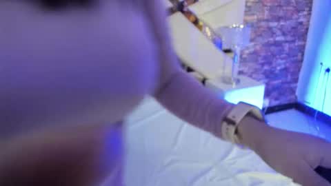     online show from 10-11-25, 12:15