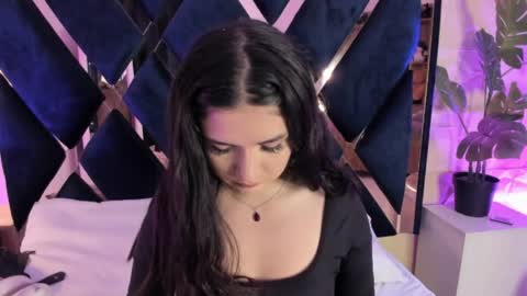Snapshot of megan_devon chatting on 06-05-26, 01:50 online show from 06-05-26, 01:50
