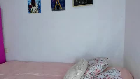 Snapshot of megan_doll2123 chatting on 10-09-25, 01:36 MEGAN DOLL online show from 10-09-25, 01:36