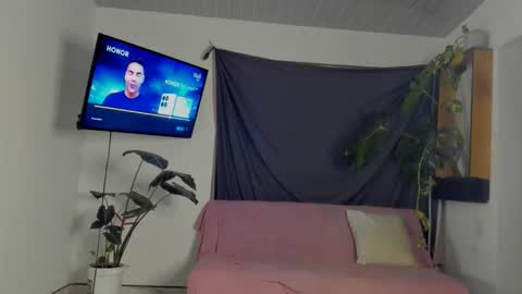 Snapshot of megan_lu20 chatting on 10-17-25, 06:27 Megan Lu online show from 10-17-25, 06:27