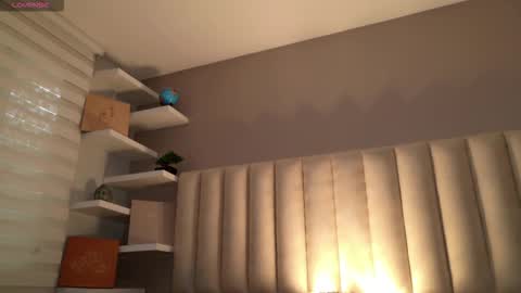     online show from 11-26-25, 12:06