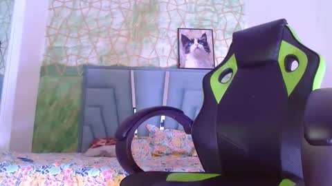 Megan Palvin  online show from 05-27-26, 12:18