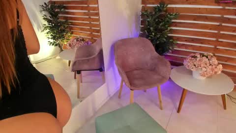 Snapshot of megan_raiin chatting on 03-12-25, 06:18 megan_raiin online show from 03-12-25, 06:18
