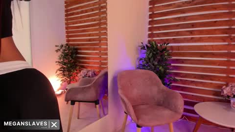 Snapshot of megan_raiin chatting on 03-19-26, 08:40 megan_raiin online show from 03-19-26, 08:40