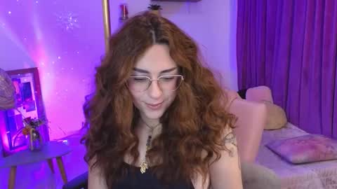                 Laura                 online show from 03-06-26, 11:45