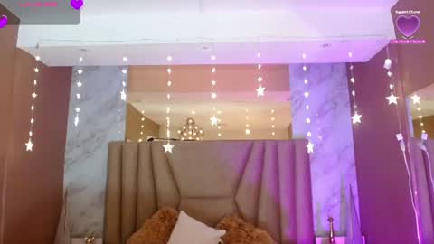 Snapshot of megan_saint chatting on 07-15-26, 02:00 megan_saint online show from 07-15-26, 02:00