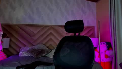 megan_shyne online show from 12-04-25, 08:23