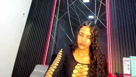 Snapshot of megan_siner chatting on 05-12-26, 12:35 Megan Siner online show from 05-12-26, 12:35