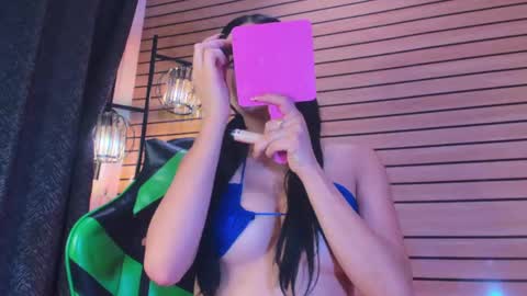Snapshot of megan_vixenx chatting on 04-27-26, 01:25 megan_vixenx online show from 04-27-26, 01:25