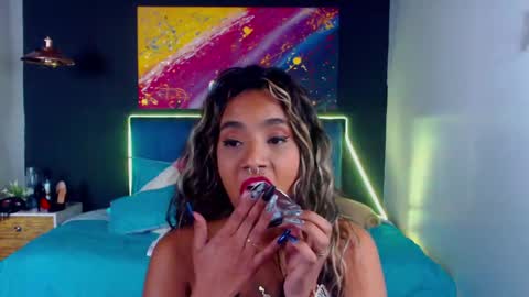 Snapshot of meganadriels96 chatting on 01-31-25, 01:33 M E G A N online show from 01-31-25, 01:33