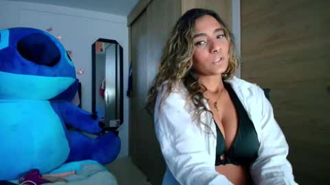 Snapshot of meganadriels96 chatting on 11-27-25, 04:47 M E G A N online show from 11-27-25, 04:47