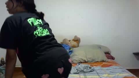 Snapshot of meganandmax1 chatting on 02-14-26, 04:09 meganandmax1 online show from 02-14-26, 04:09