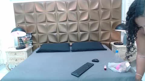 Snapshot of meganlarsson chatting on 10-11-25, 11:42 meganlarsson online show from 10-11-25, 11:42