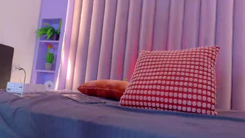 Snapshot of meganlovee__ chatting on 06-16-26, 02:47 MEGAN online show from 06-16-26, 02:47