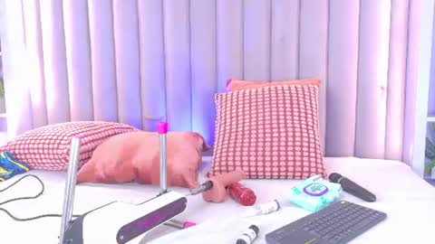 Snapshot of meganlovee__ chatting on 06-24-26, 02:43 MEGAN online show from 06-24-26, 02:43
