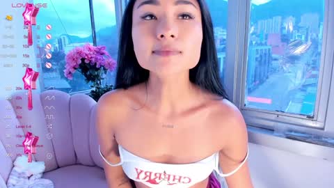 Snapshot of megann__sweet chatting on 01-06-25, 01:30 Mara online show from 01-06-25, 01:30