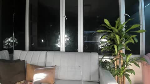 Snapshot of megann__sweet chatting on 02-15-25, 10:00 Mara online show from 02-15-25, 10:00