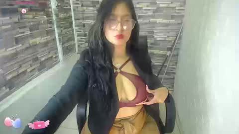 i am megan seduce me and lets fulfill all our naughty thoughts boss. model indepent online show from 09-12-25, 12:38