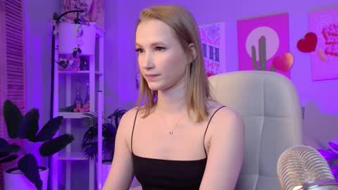 Snapshot of meganrodgers chatting on 02-15-26, 05:31 megan online show from 02-15-26, 05:31