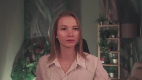 Snapshot of meganrodgers chatting on 02-20-26, 06:19 megan online show from 02-20-26, 06:19