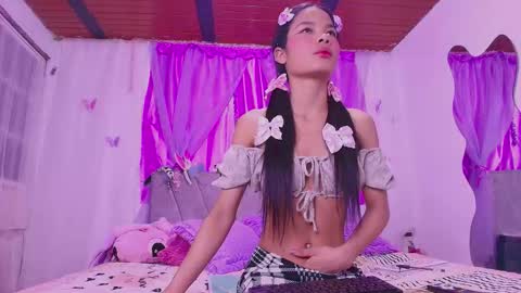 Snapshot of meganrouss7 chatting on 10-14-25, 11:00 Megan online show from 10-14-25, 11:00