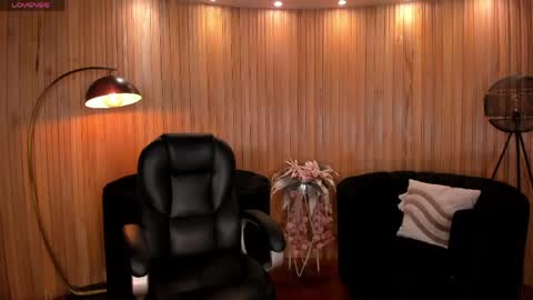Snapshot of meganscottx chatting on 05-21-26, 11:39 Megan online show from 05-21-26, 11:39