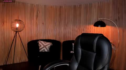 Snapshot of meganscottx chatting on 06-16-26, 11:35 Megan online show from 06-16-26, 11:35