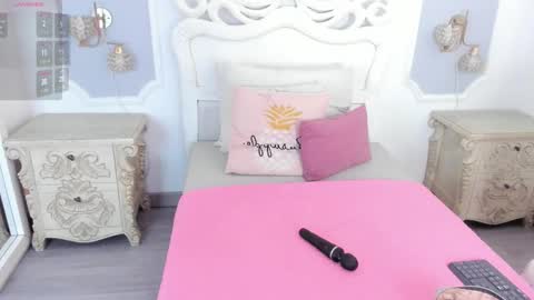 Megan online show from 11-08-25, 12:16