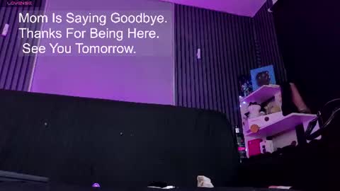 Snapshot of meganwolf1_ chatting on 06-25-26, 04:22 Megan online show from 06-25-26, 04:22