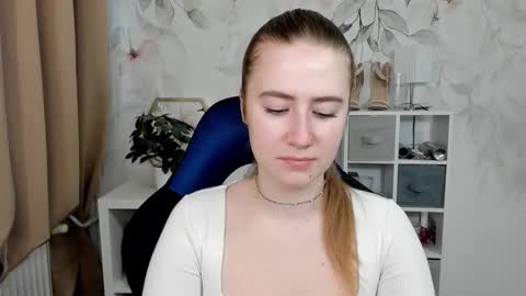 Snapshot of meganx_candy chatting on 05-15-26, 05:36 Megan online show from 05-15-26, 05:36