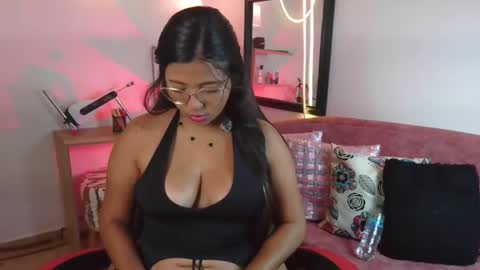 Snapshot of meggan_greey chatting on 07-30-26, 10:53 Your best slave online show from 07-30-26, 10:53