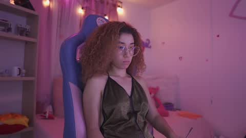 Snapshot of meggan_jade chatting on 12-13-24, 04:11 Meggan online show from 12-13-24, 04:11