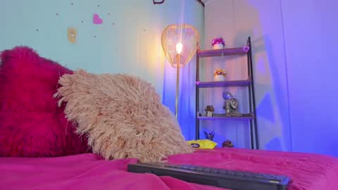 Snapshot of meggan_jade chatting on 01-19-25, 01:21 Meggan online show from 01-19-25, 01:21