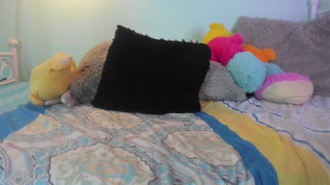 Snapshot of meggan_jade chatting on 02-05-25, 04:48 Meggan online show from 02-05-25, 04:48