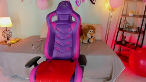 Snapshot of meggan_jade chatting on 02-27-25, 01:16 Meggan online show from 02-27-25, 01:16