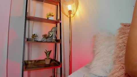 Snapshot of meggan_jade chatting on 03-06-25, 03:02 Meggan online show from 03-06-25, 03:02