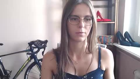 Megi online show from 04-11-26, 07:45