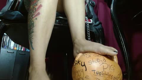 Snapshot of megoddessara chatting on 06-29-26, 08:53 Goddess Sara online show from 06-29-26, 08:53