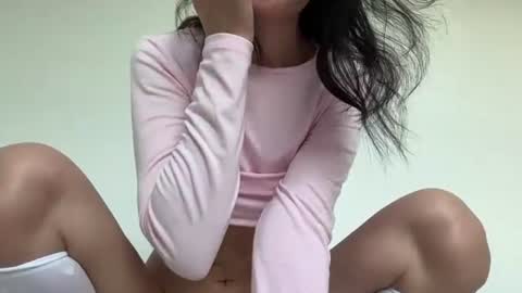 Snapshot of mei_fei_wan chatting on 06-22-26, 01:19 Mei online show from 06-22-26, 01:19