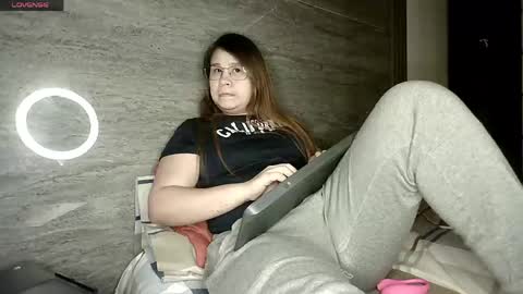 Snapshot of meichangcb chatting on 04-28-26, 04:50 mei chang online show from 04-28-26, 04:50