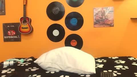 MEIS online show from 09-28-25, 02:50