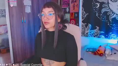 Melissa  -  -  Please help me to reach 100 thumbs up online show from 11-07-25, 02:17